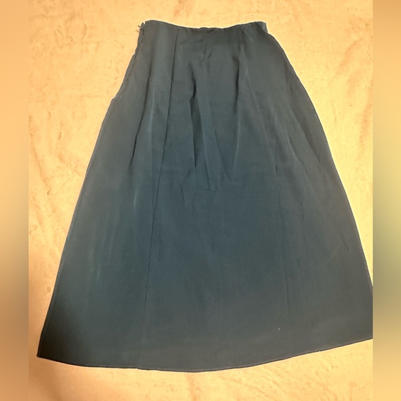 Abercrombie midi skirt with side slit and button details - Picture 2 of 5